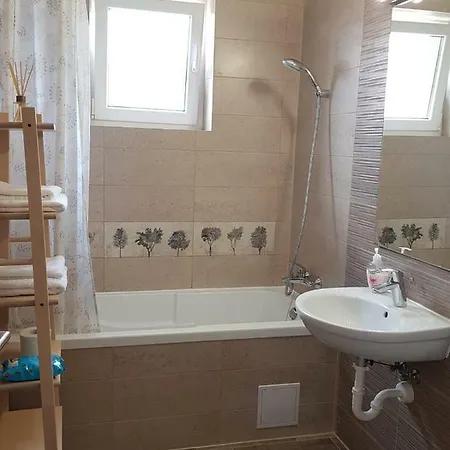 Apartament *